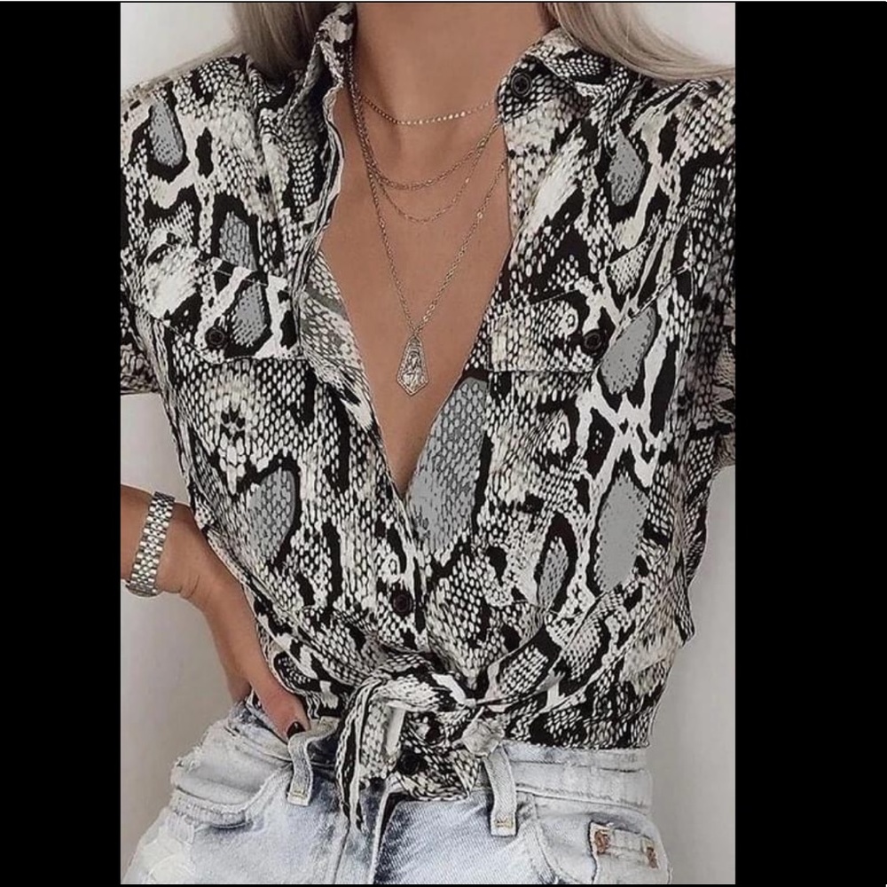 NWT Esley Satin Snake Print Blouse